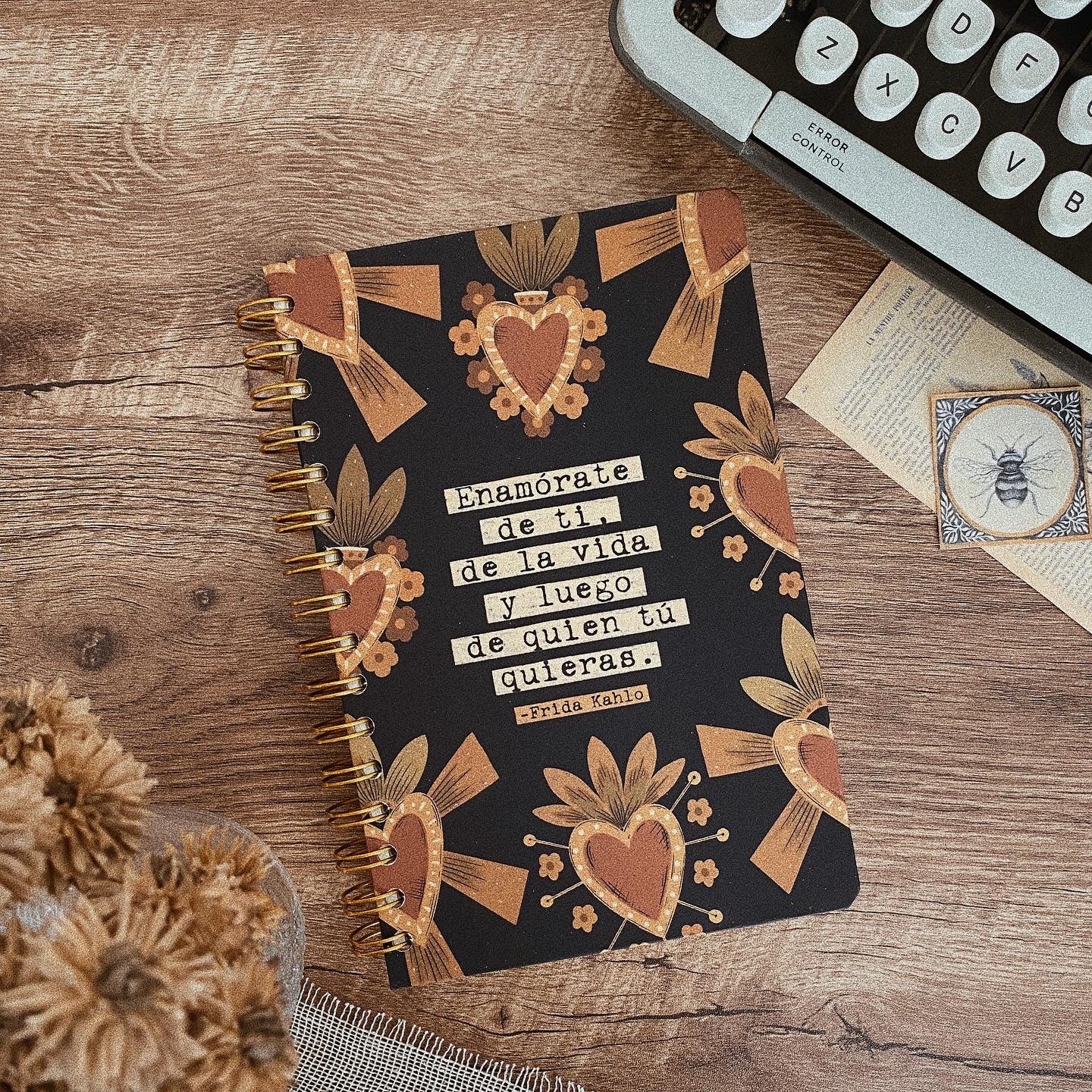 Libreta pasta dura/ Enamórate de ti