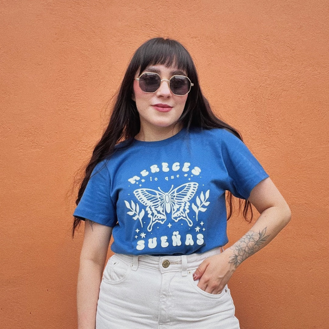 Playera Azul "Mereces lo que sueñas"