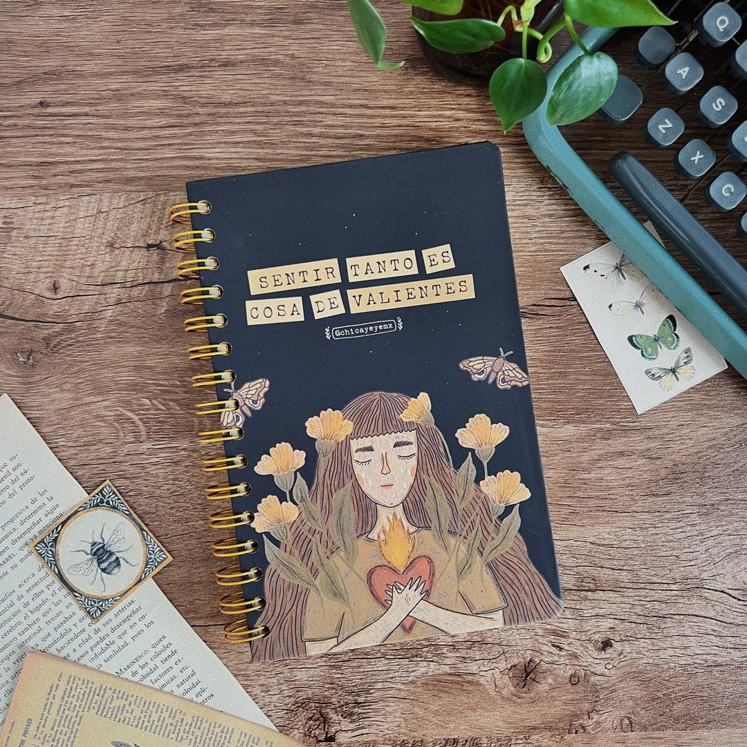 Libreta pasta dura/ Es de valientes