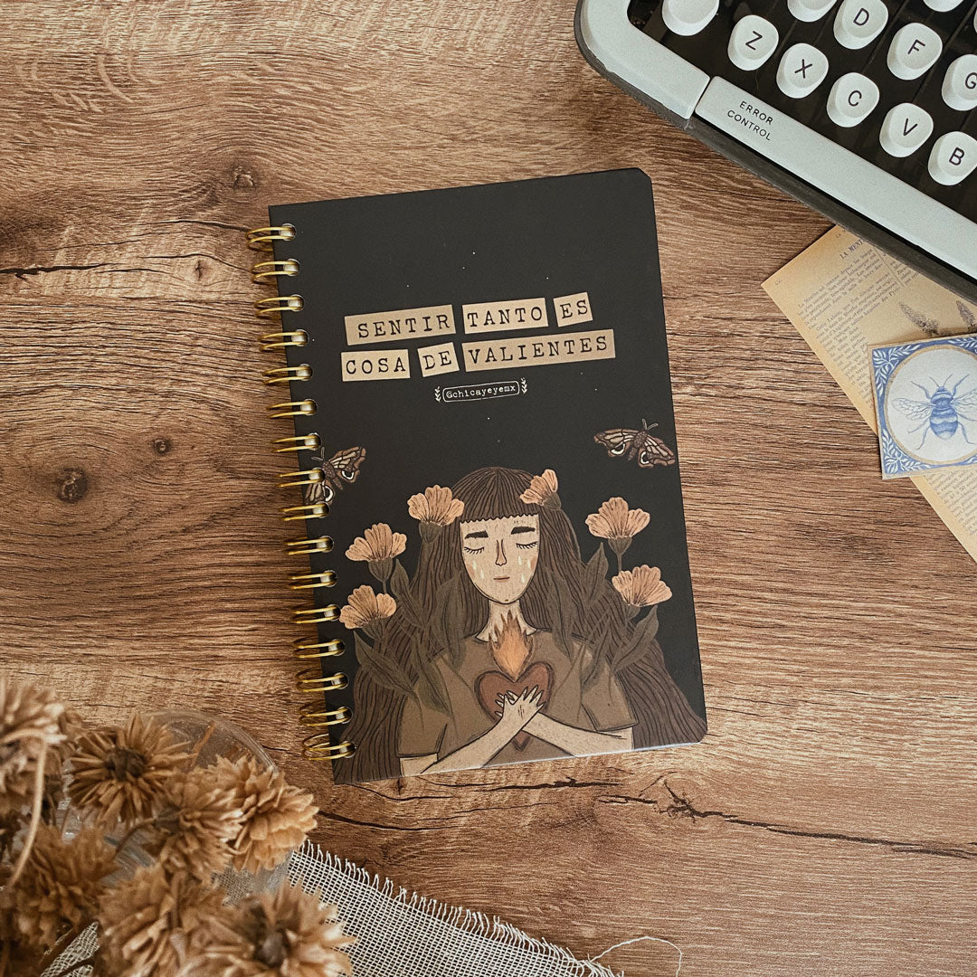 Libreta pasta dura/ Es de valientes