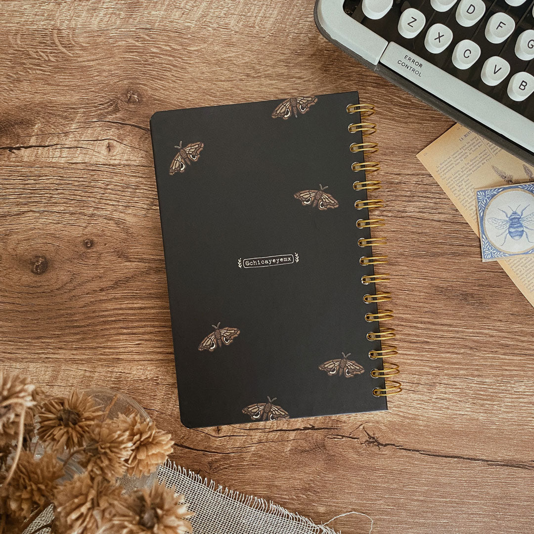 Libreta pasta dura/ Es de valientes