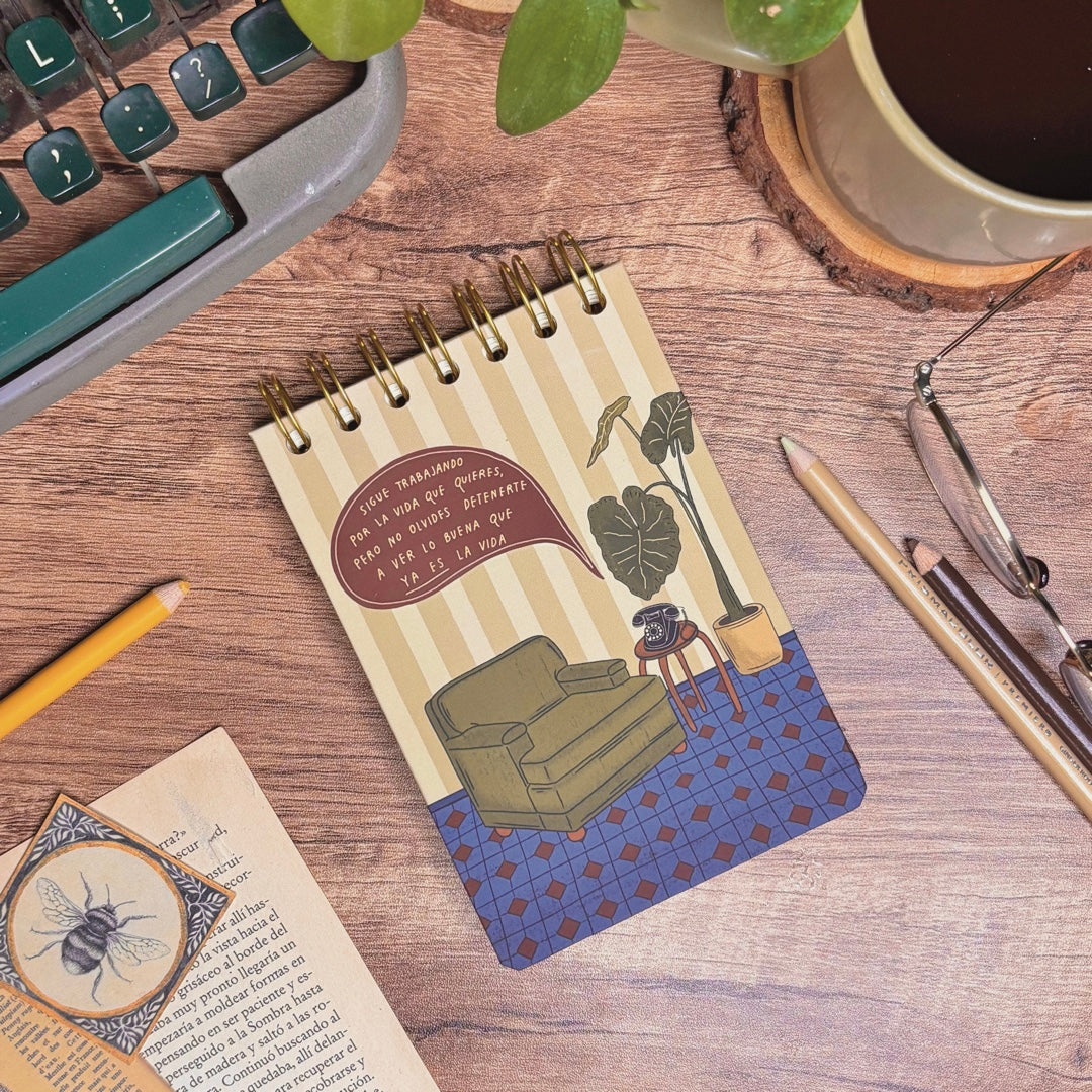 Libreta pasta dura MINI/ Sigue trabajando