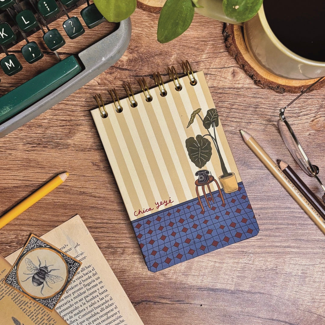 Libreta pasta dura MINI/ Sigue trabajando