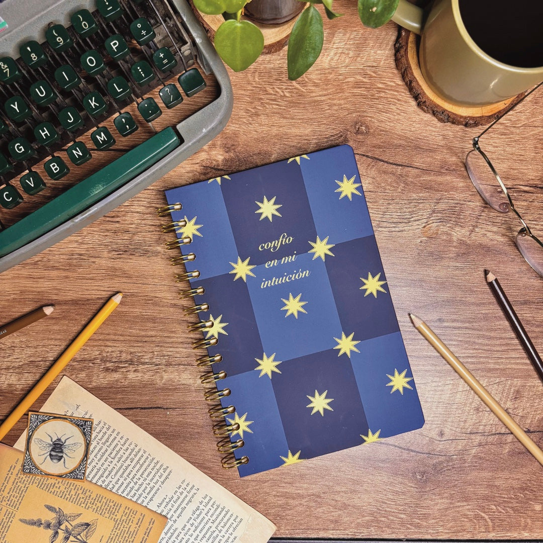 Libreta pasta dura/ Confío en mi intuición