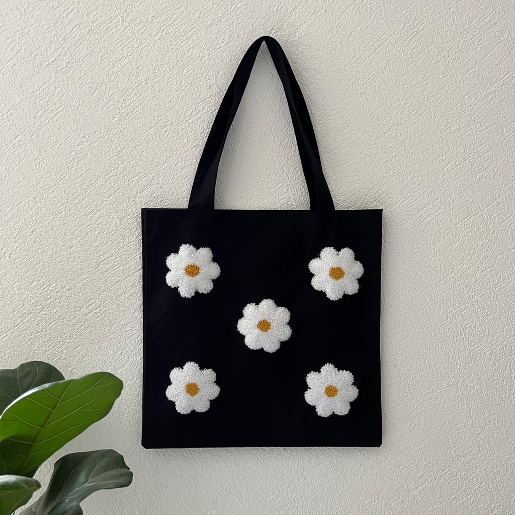 Kit de Punch Needle/ Tote bag negra margaritas - Chica Yeyé Mx